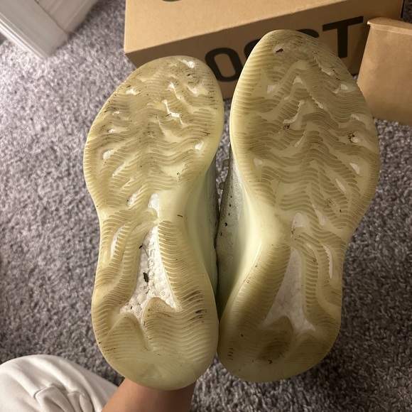 Yeezy Boost 380 - Picture 5 of 8